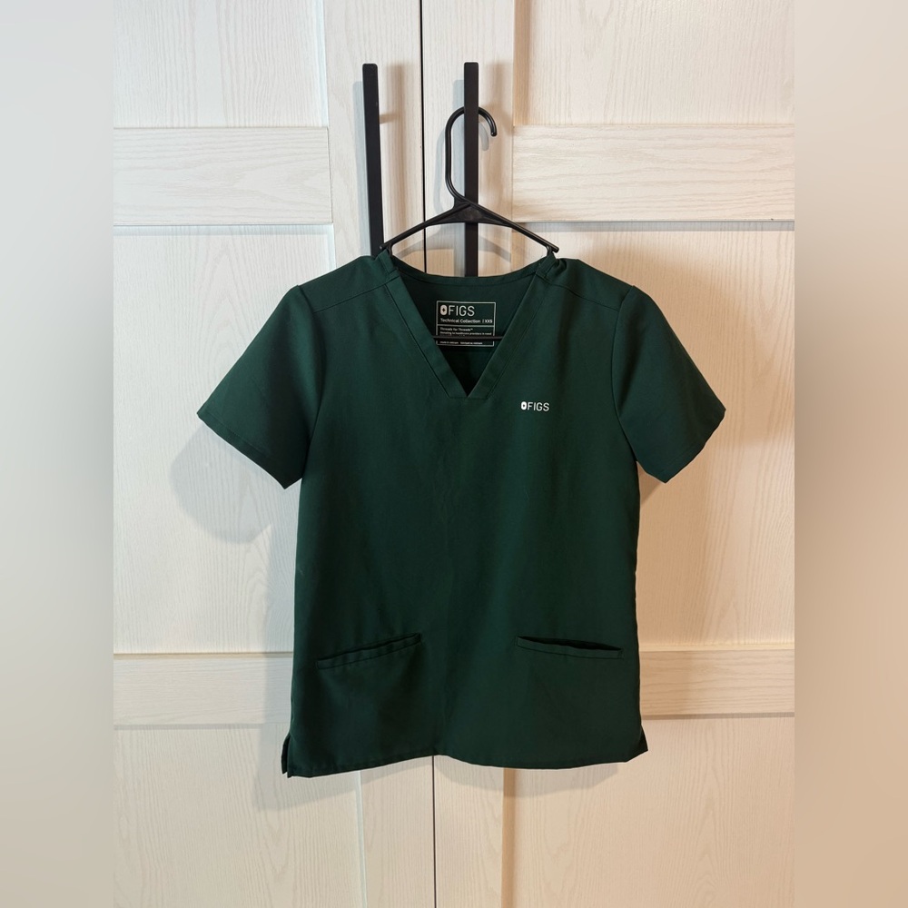 Figs Women’s Technical Collection - British Racing Green Scrub Set - XS/T & XXS - Picture 8 of 13